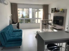 Apartamento 2 dormitórios a 350 metros do mar na Meia Praia - Itapema-sc